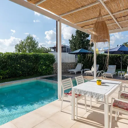 New Loft By Ossiano Pool Villas, Heating Pool,2 Min Drive To & 10 To Lindos * האראקי