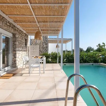 빌라 New Loft By Ossiano Pool Villas, Heating Pool,2 Min Drive To & 10 To Lindos